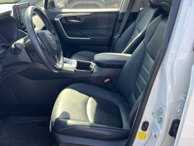 2022 Toyota RAV4 Hybrid XLE Premium