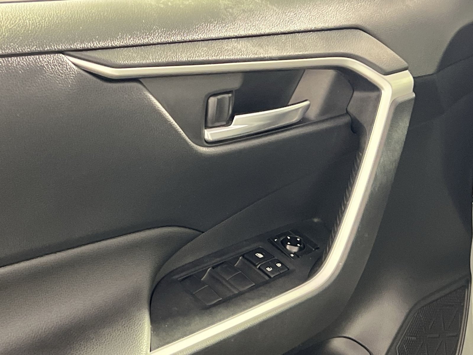 2019 Toyota RAV4 Hybrid XLE