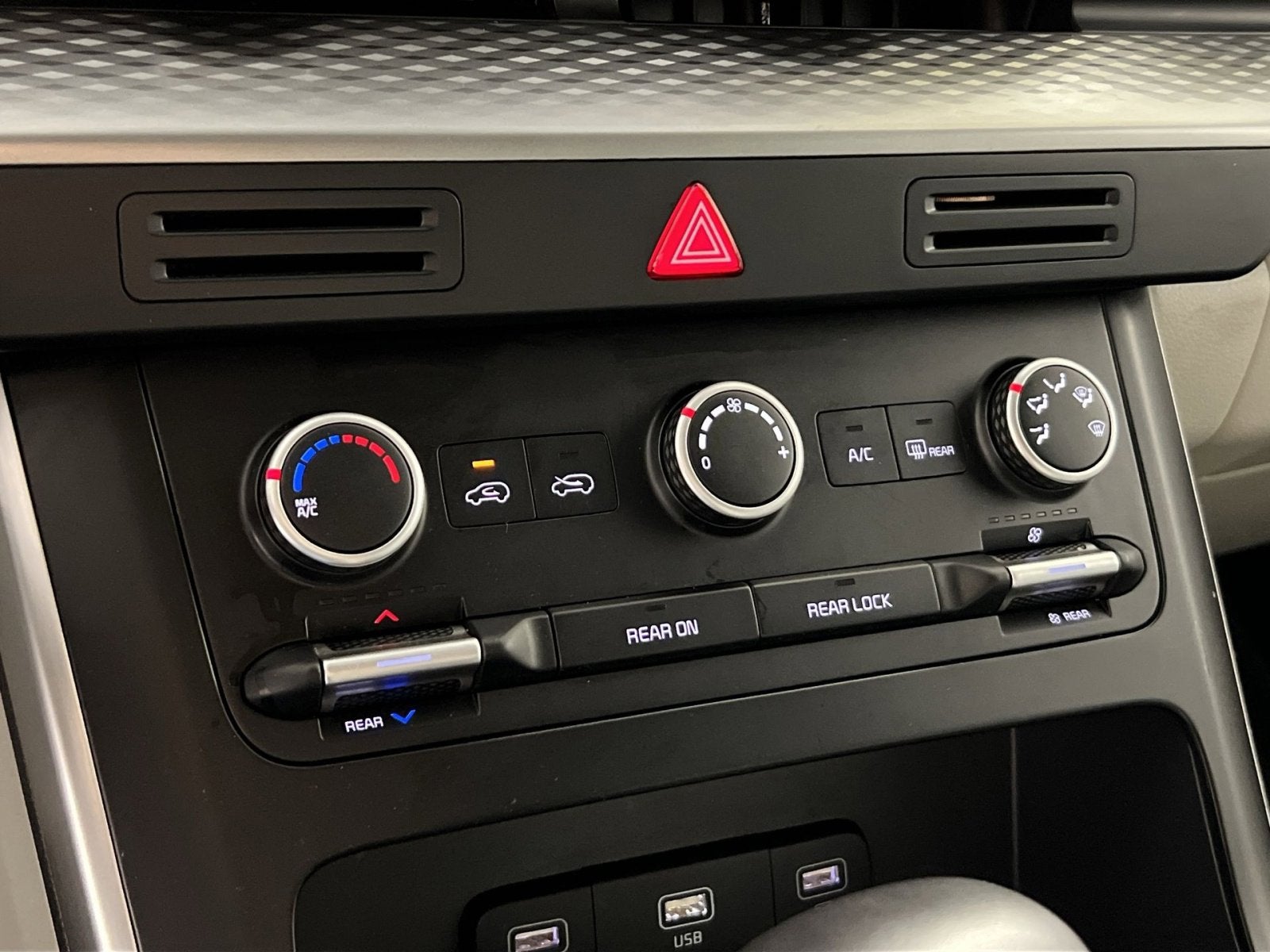 2022 Kia Carnival LXS