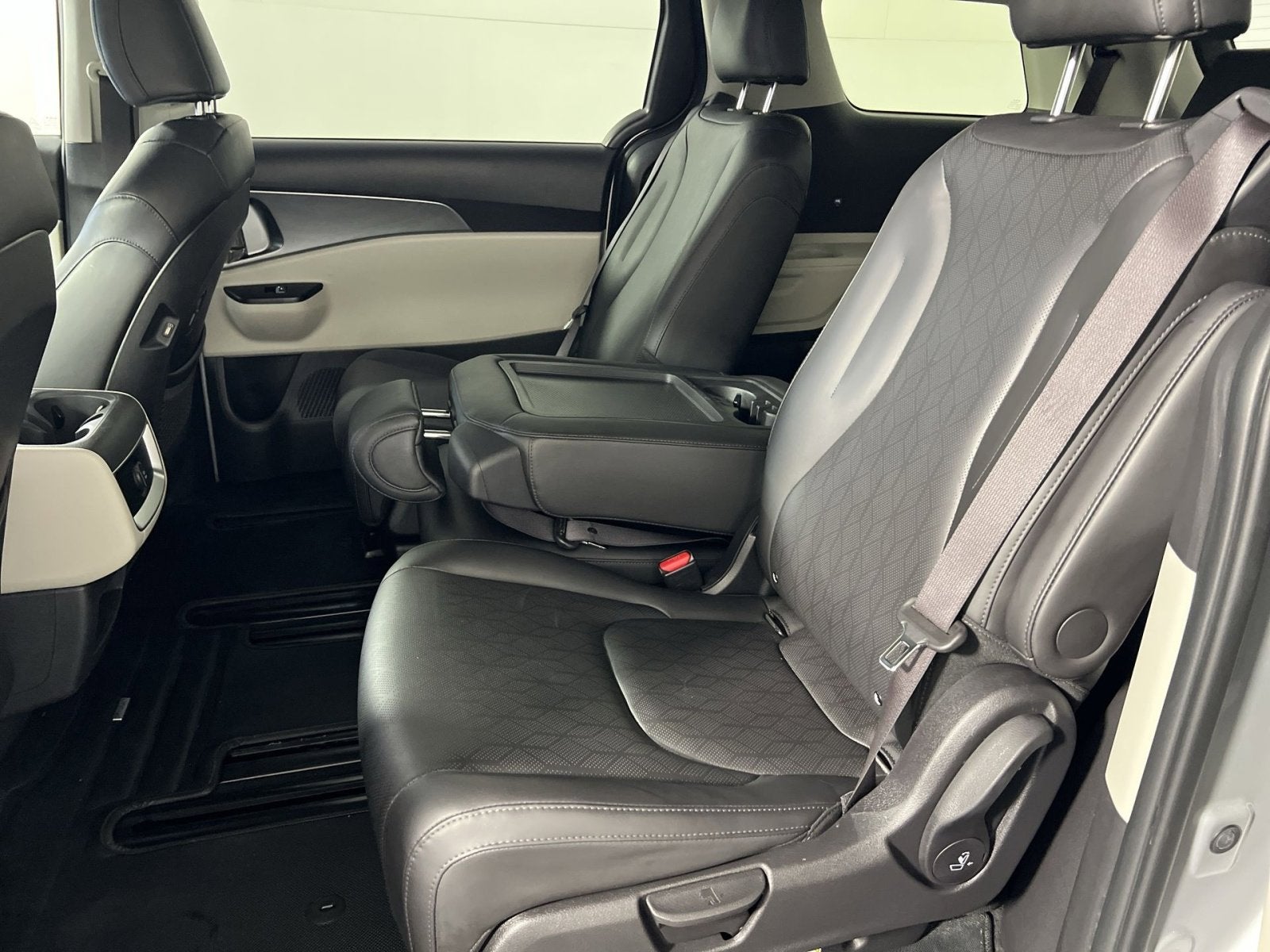 2022 Kia Carnival LXS