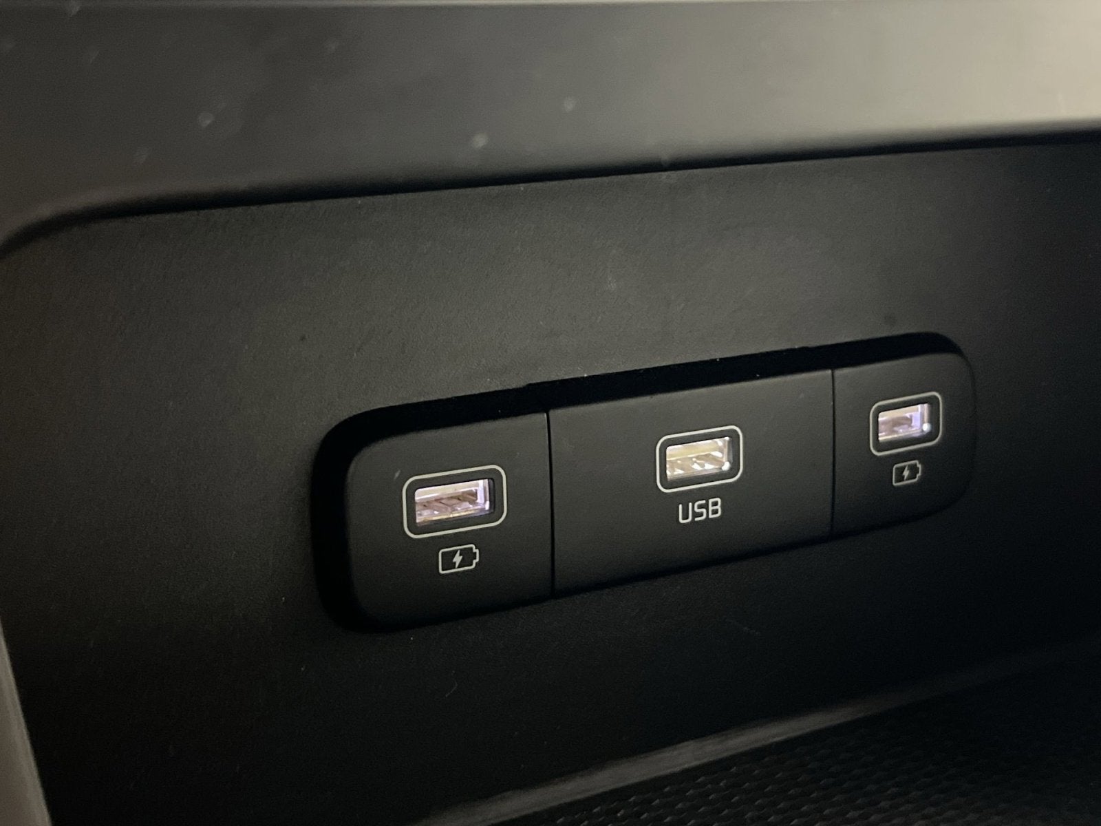 2022 Kia Carnival LXS