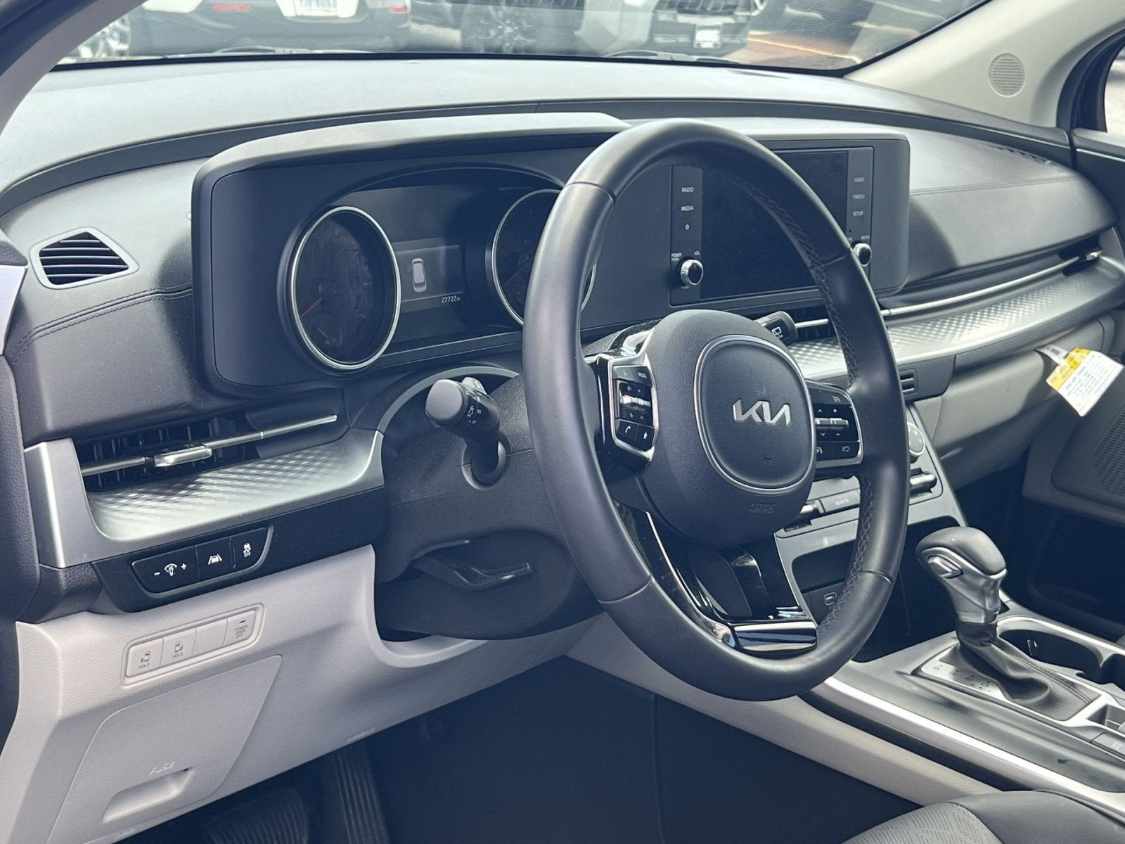 2024 Kia Carnival LX