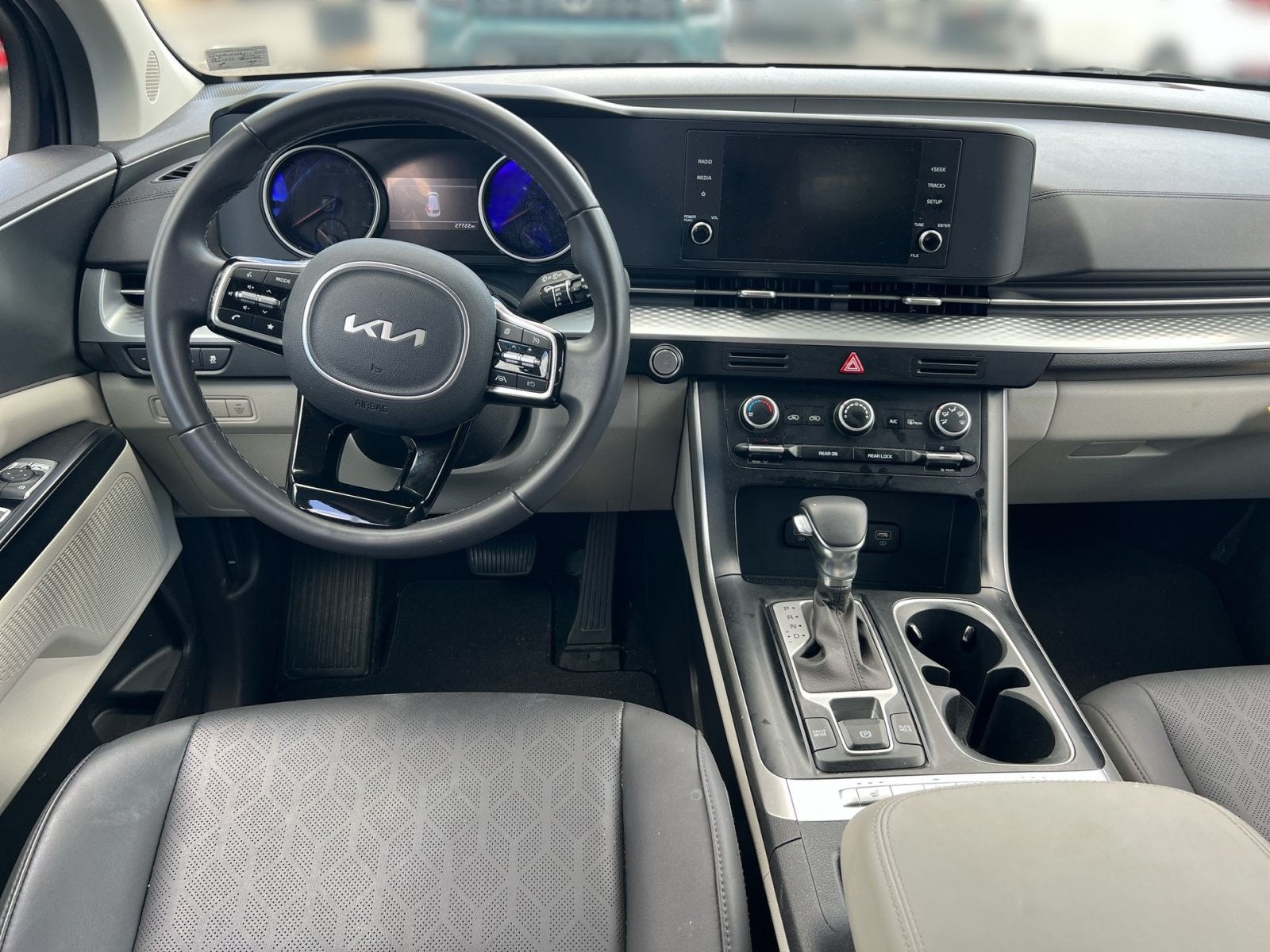2024 Kia Carnival LX