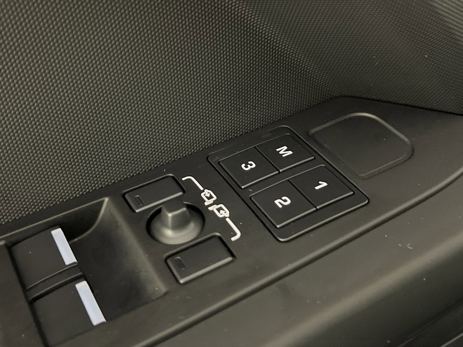 2025 Land Rover Defender 110 S