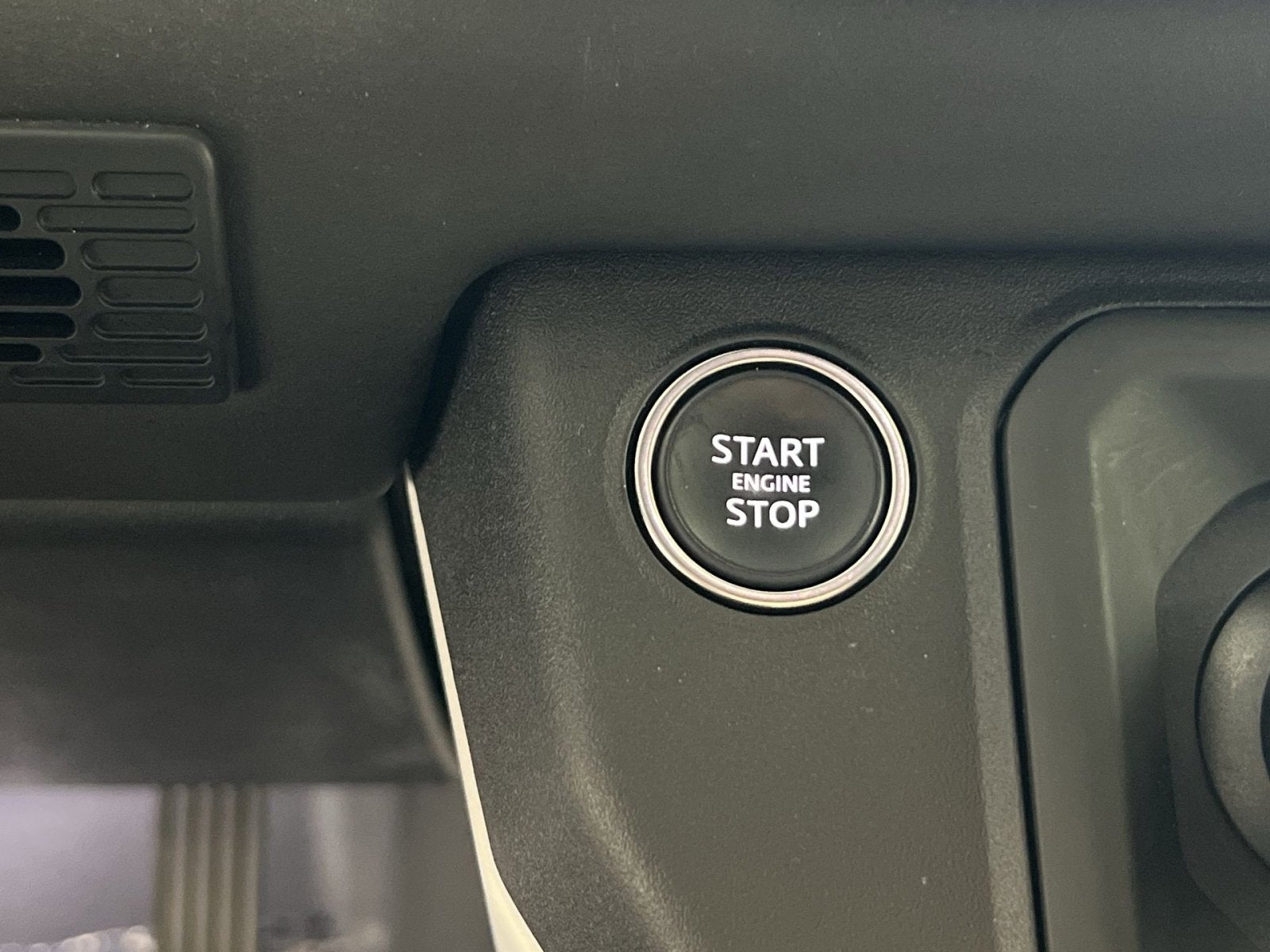 2025 Land Rover Defender 110 S