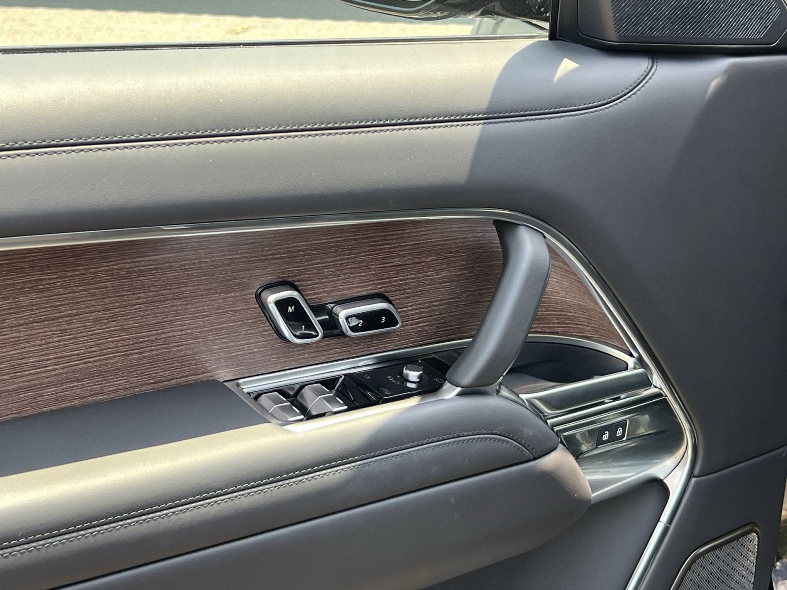 2025 Land Rover Range Rover Autobiography