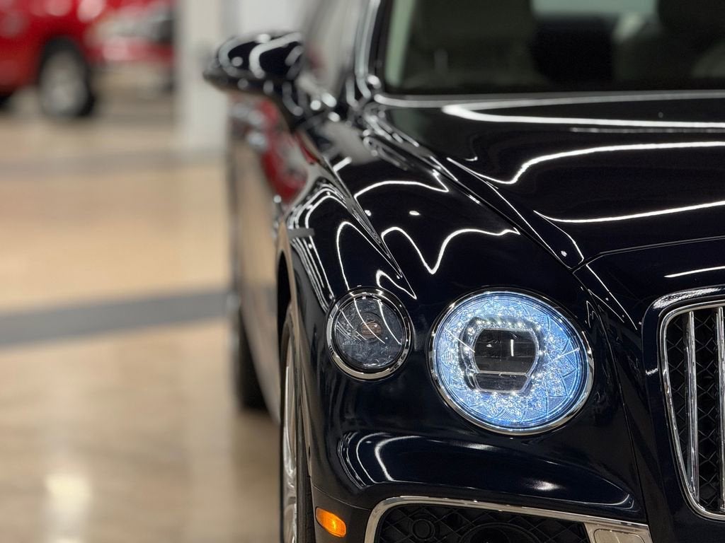 2022 Bentley Flying Spur Hybrid Base