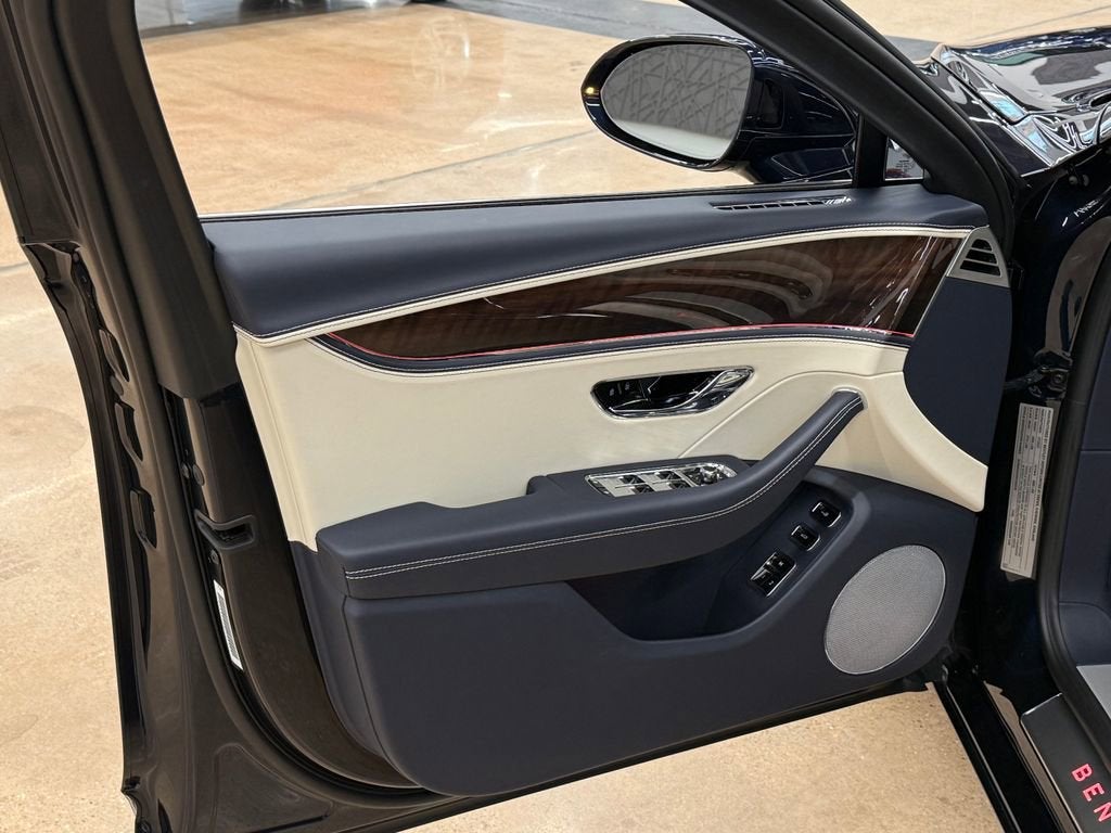 2022 Bentley Flying Spur Hybrid Base