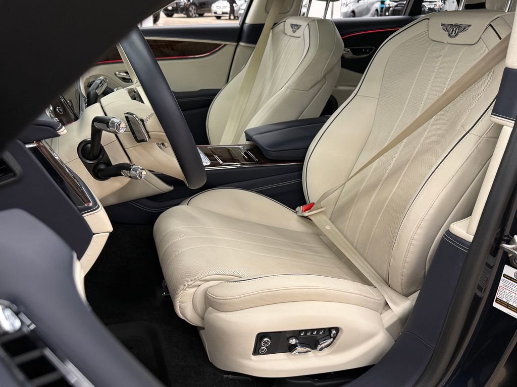 2022 Bentley Flying Spur Hybrid Base