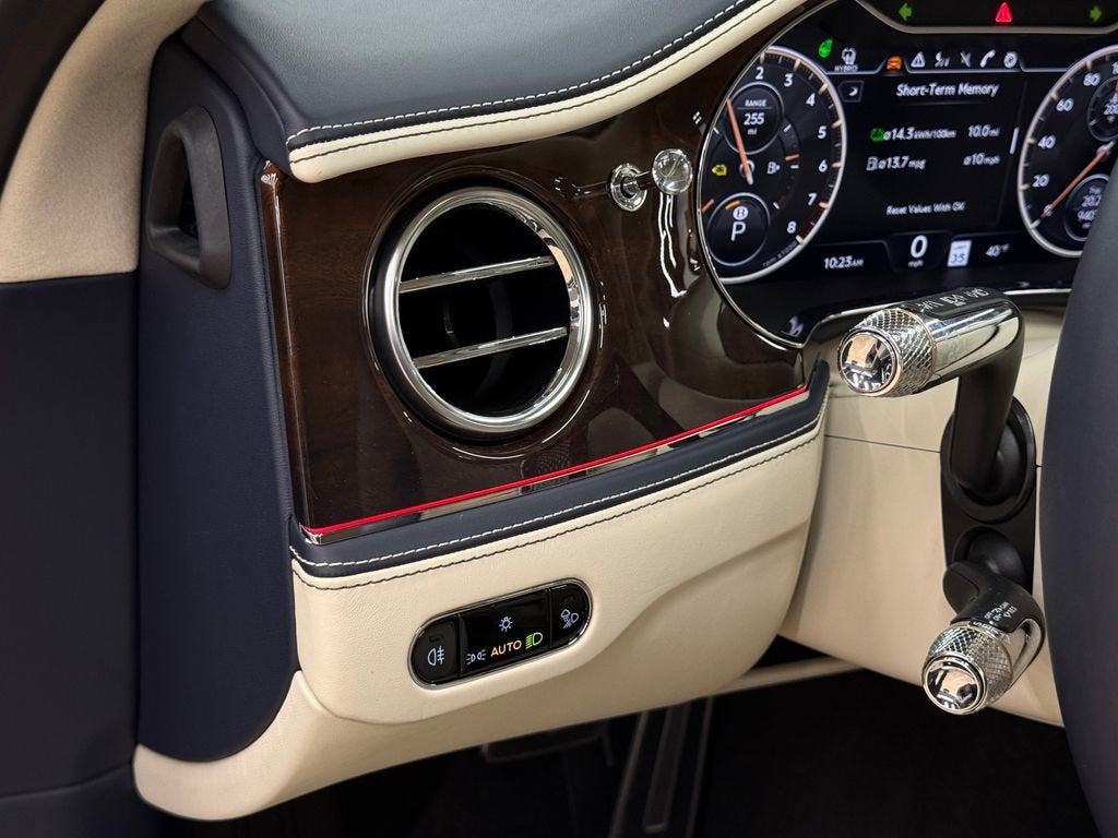 2022 Bentley Flying Spur Hybrid Base