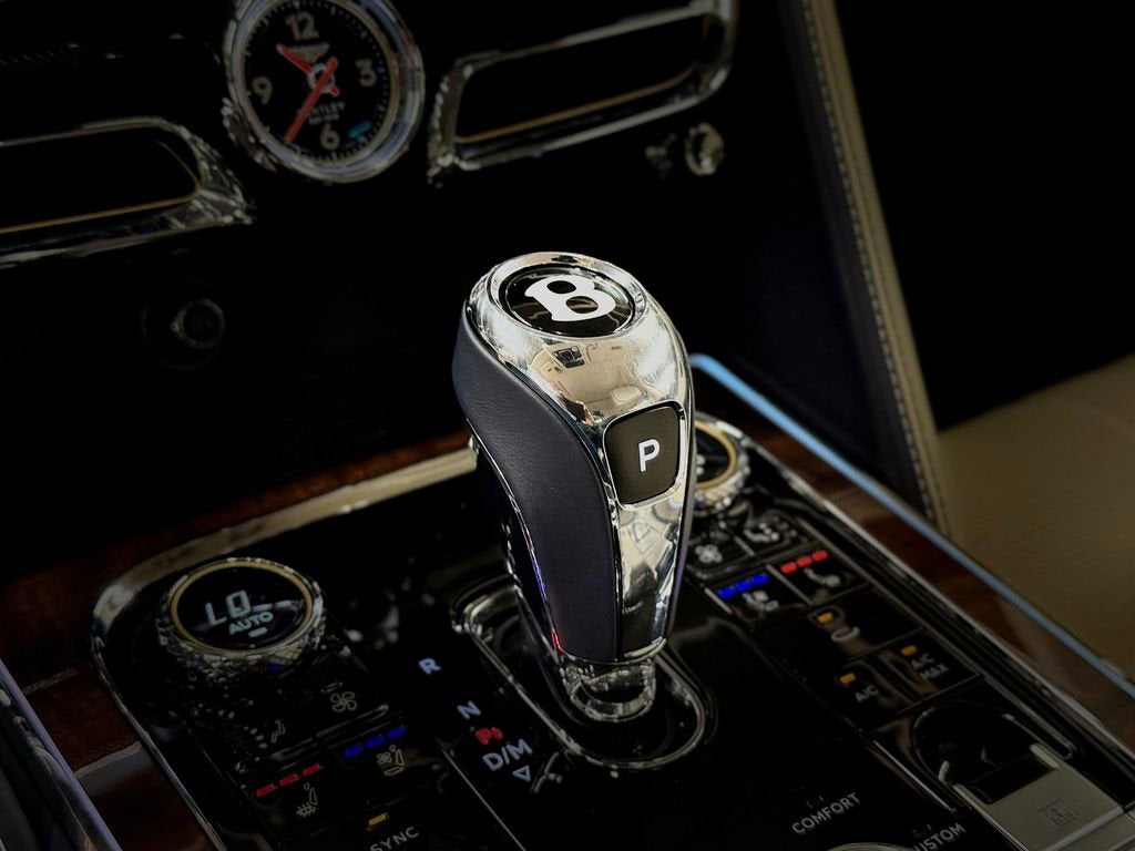 2022 Bentley Flying Spur Hybrid Base