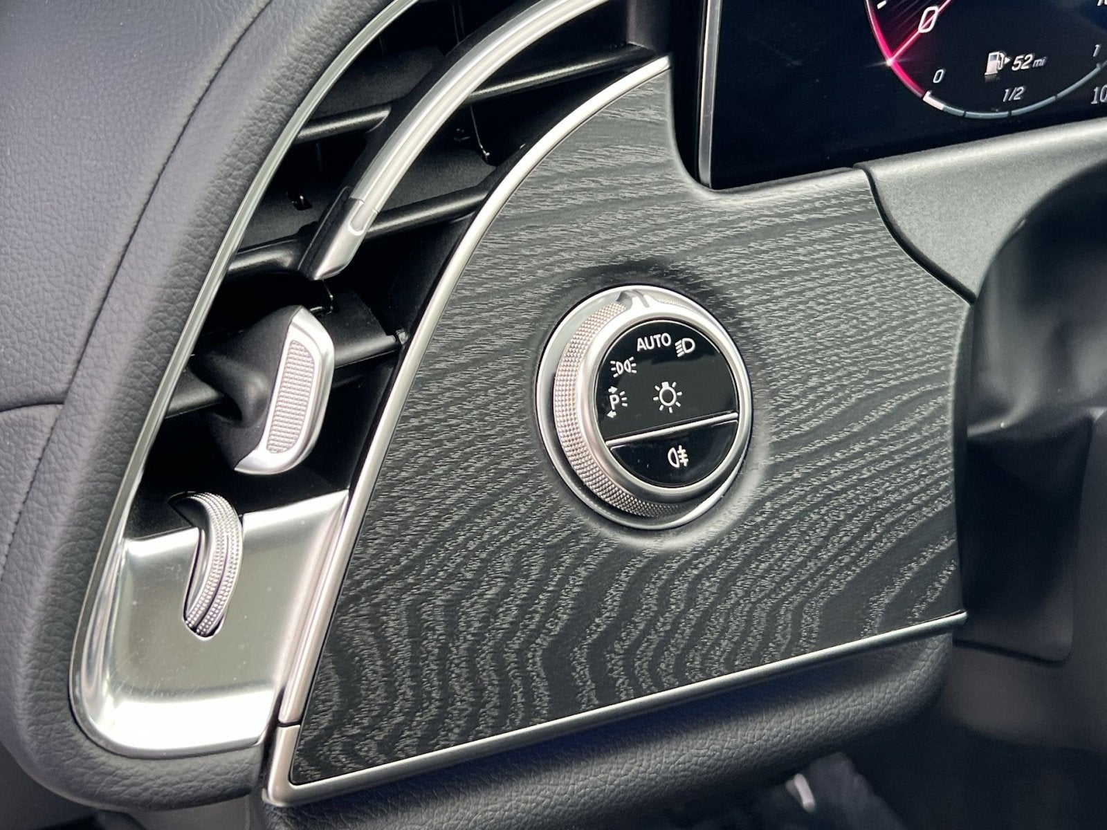 2025 Mercedes-Benz E-Class E450 - Photo 32