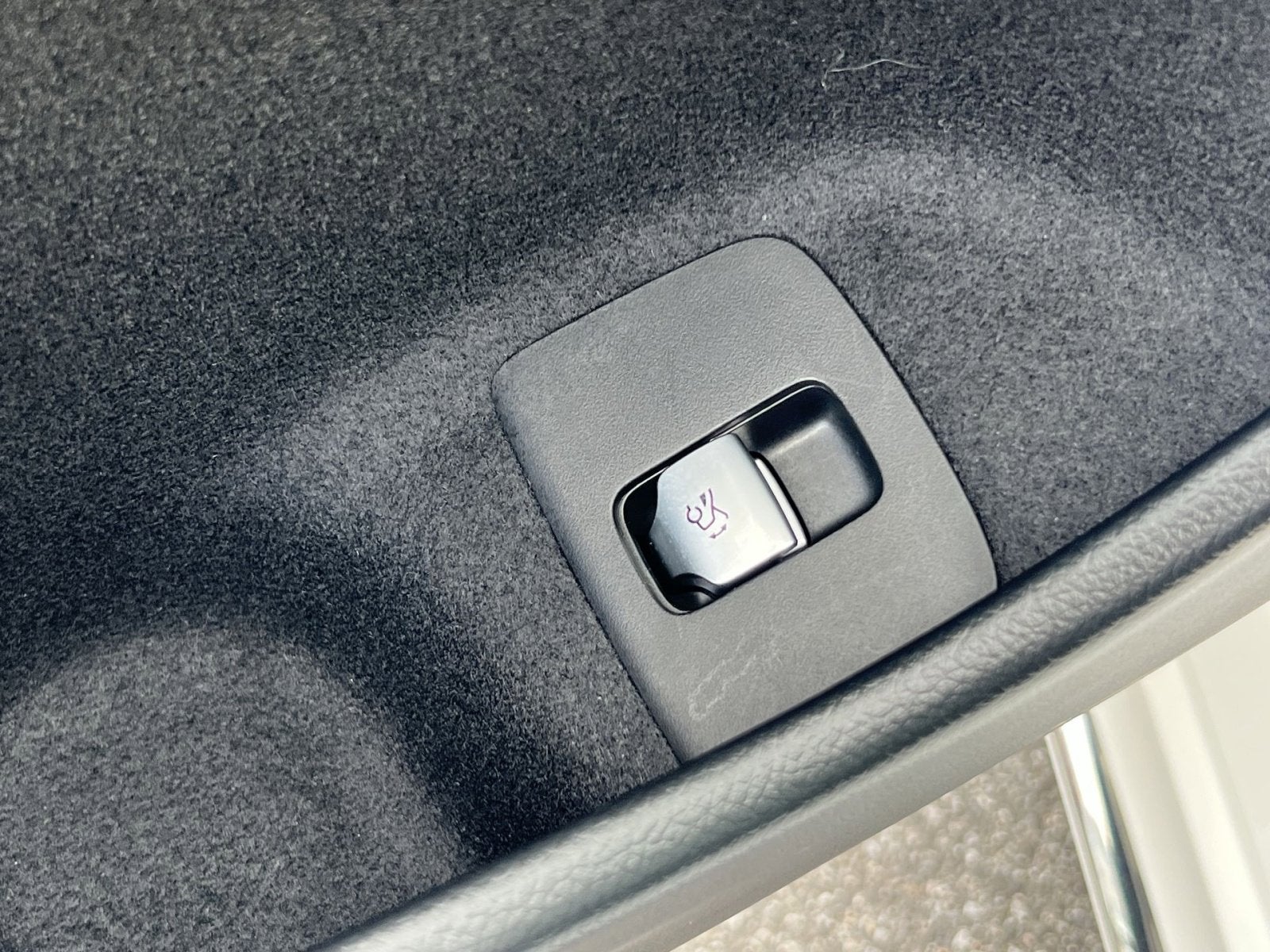 2025 Mercedes-Benz E-Class E450 - Photo 33