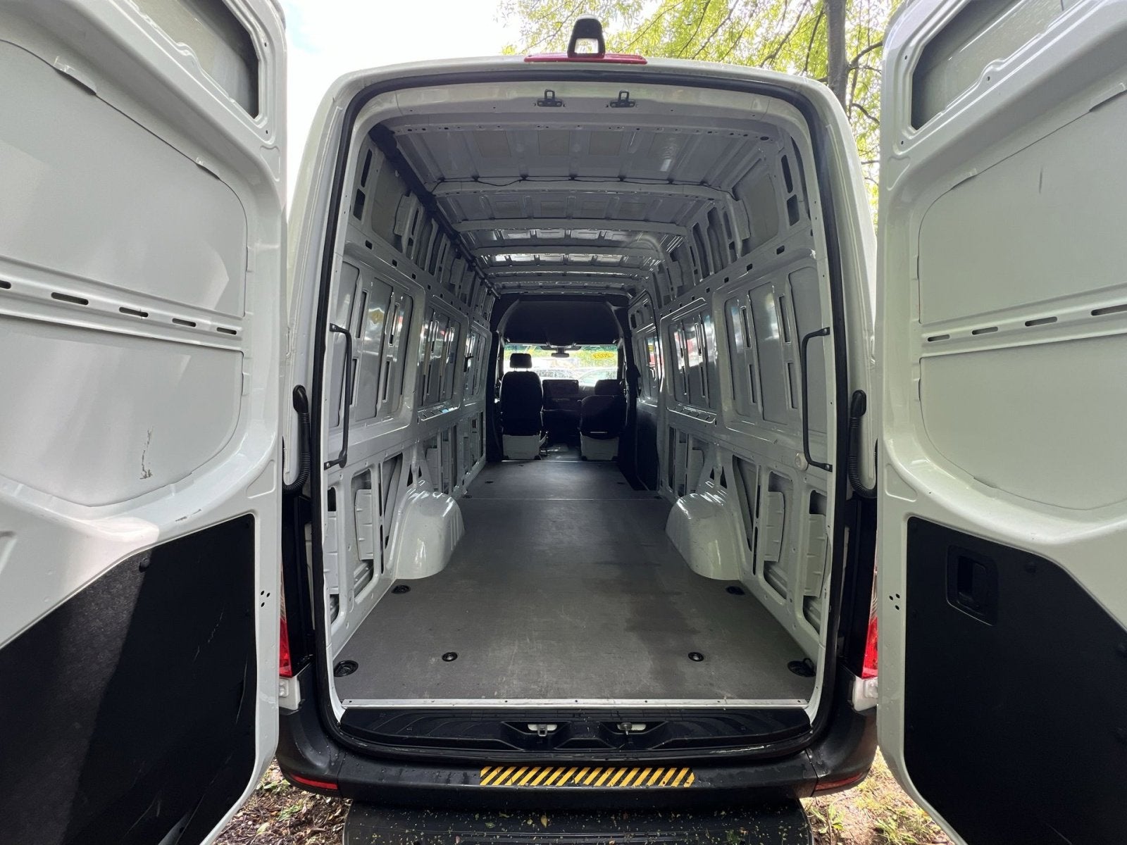 2023 Mercedes-Benz Sprinter 2500 Cargo 170 WB