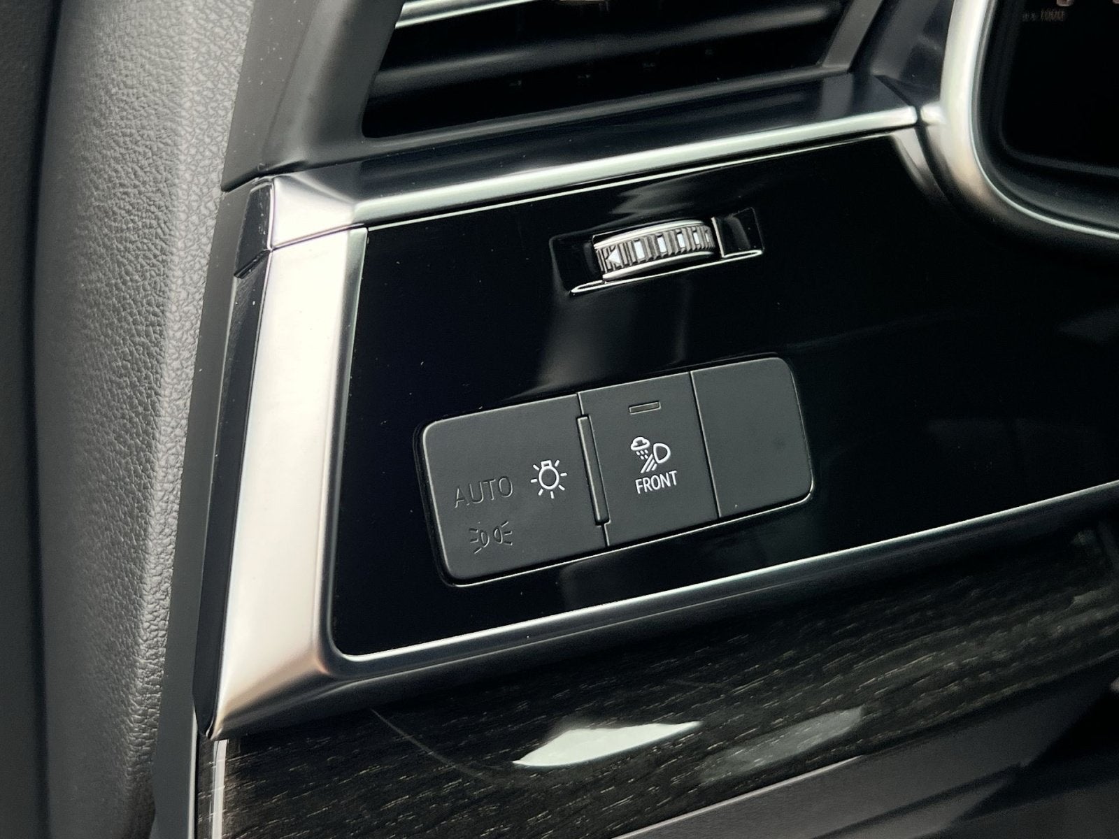 2023 Audi Q7 45 Premium