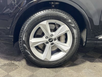 2023 Audi Q7 45 Premium Plus