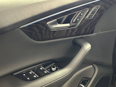 2023 Audi Q7 45 Premium Plus