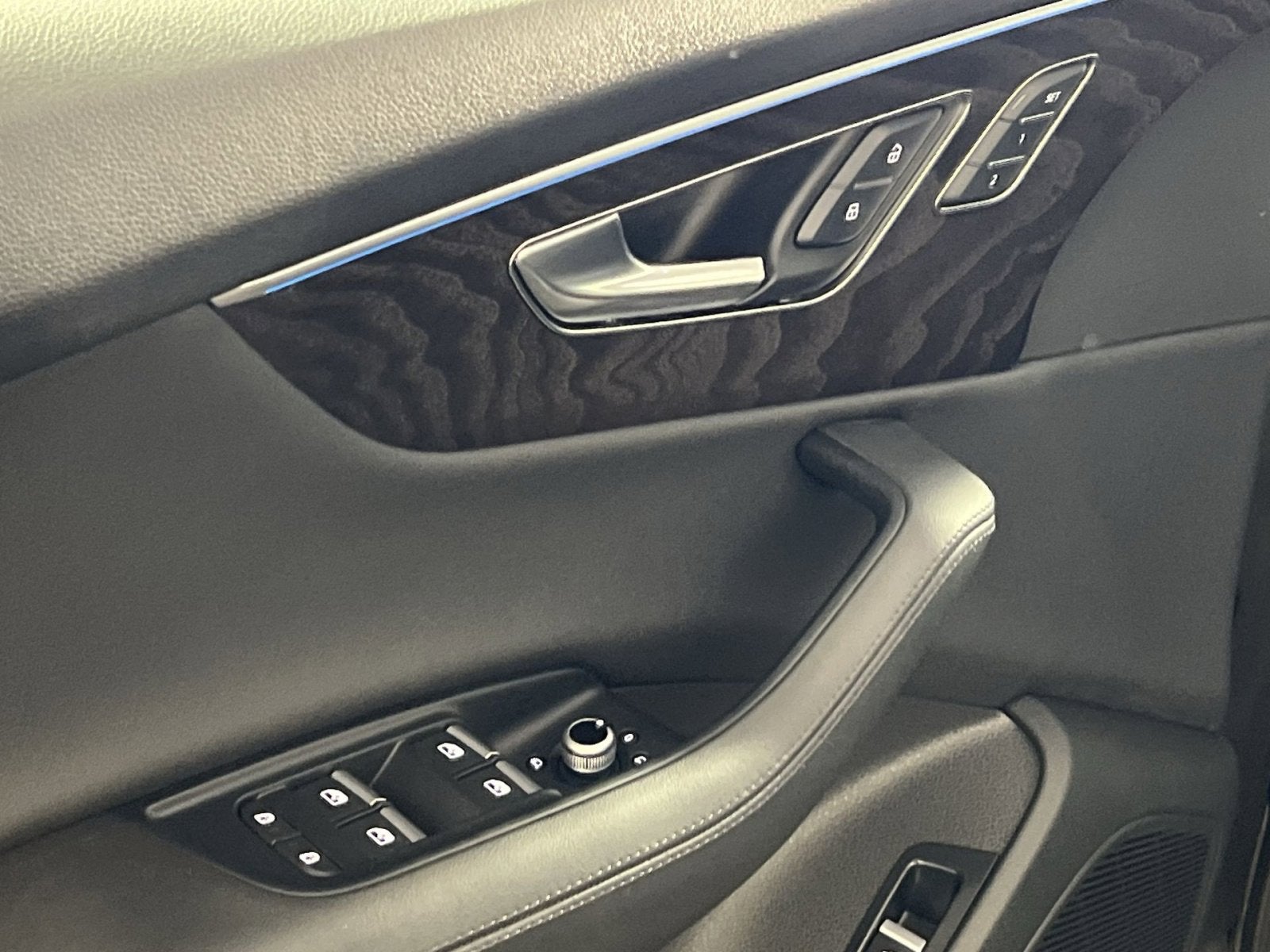 2023 Audi Q7 45 Premium Plus