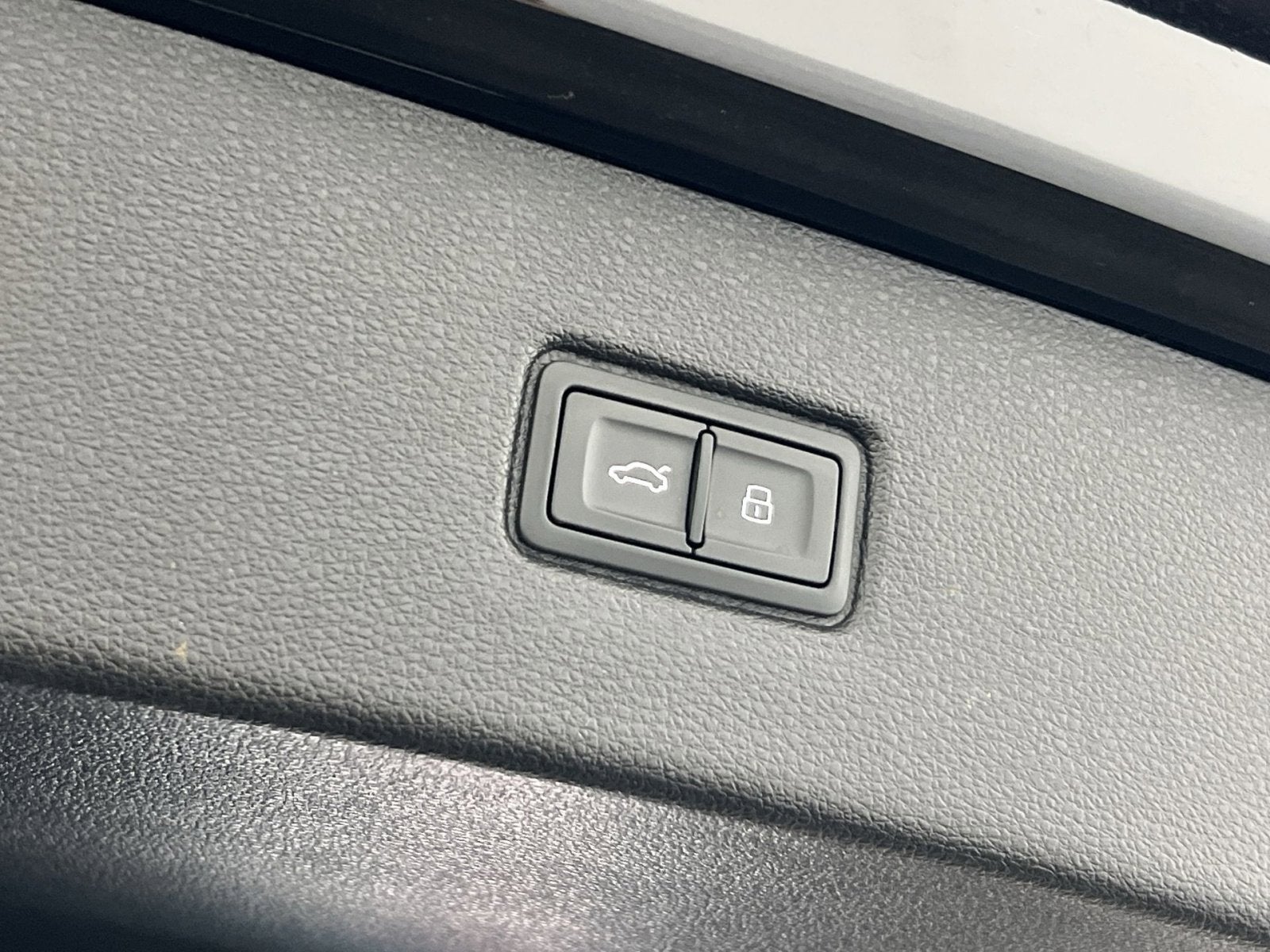 2023 Audi Q7 45 Premium Plus