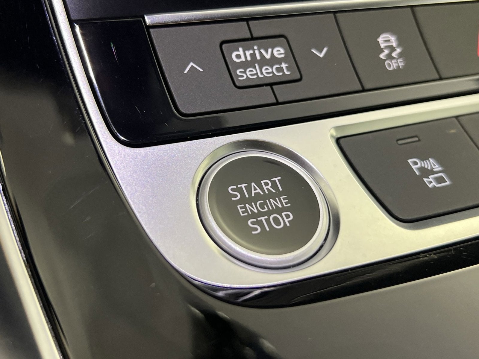 2023 Audi Q7 45 Premium Plus