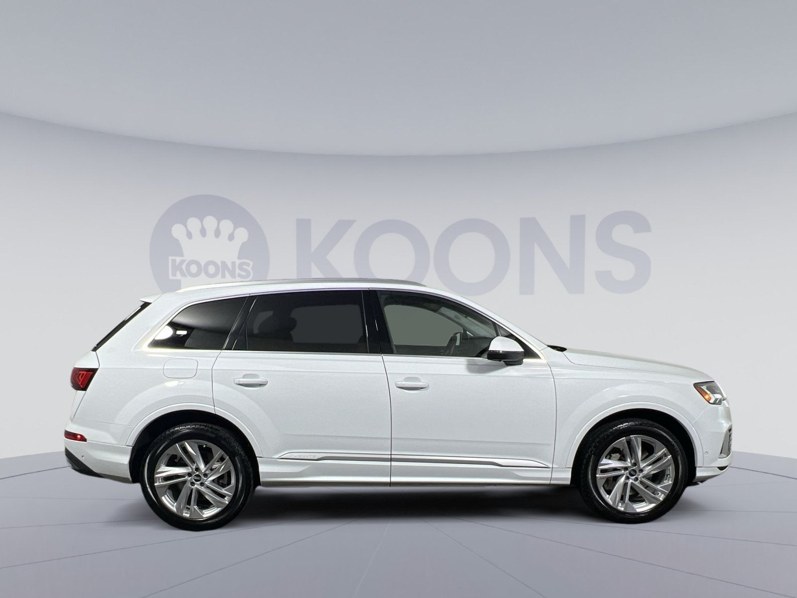 2022 Audi Q7 45 Premium Plus