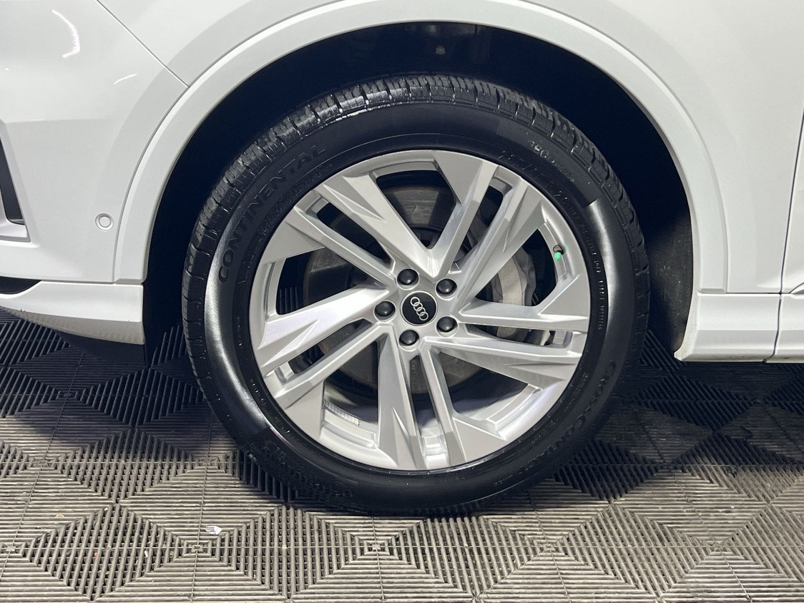 2022 Audi Q7 45 Premium Plus