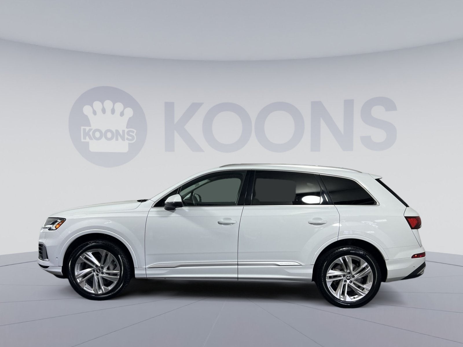 2022 Audi Q7 45 Premium Plus