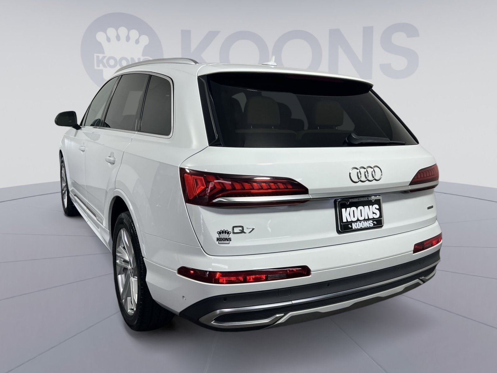 2022 Audi Q7 45 Premium Plus