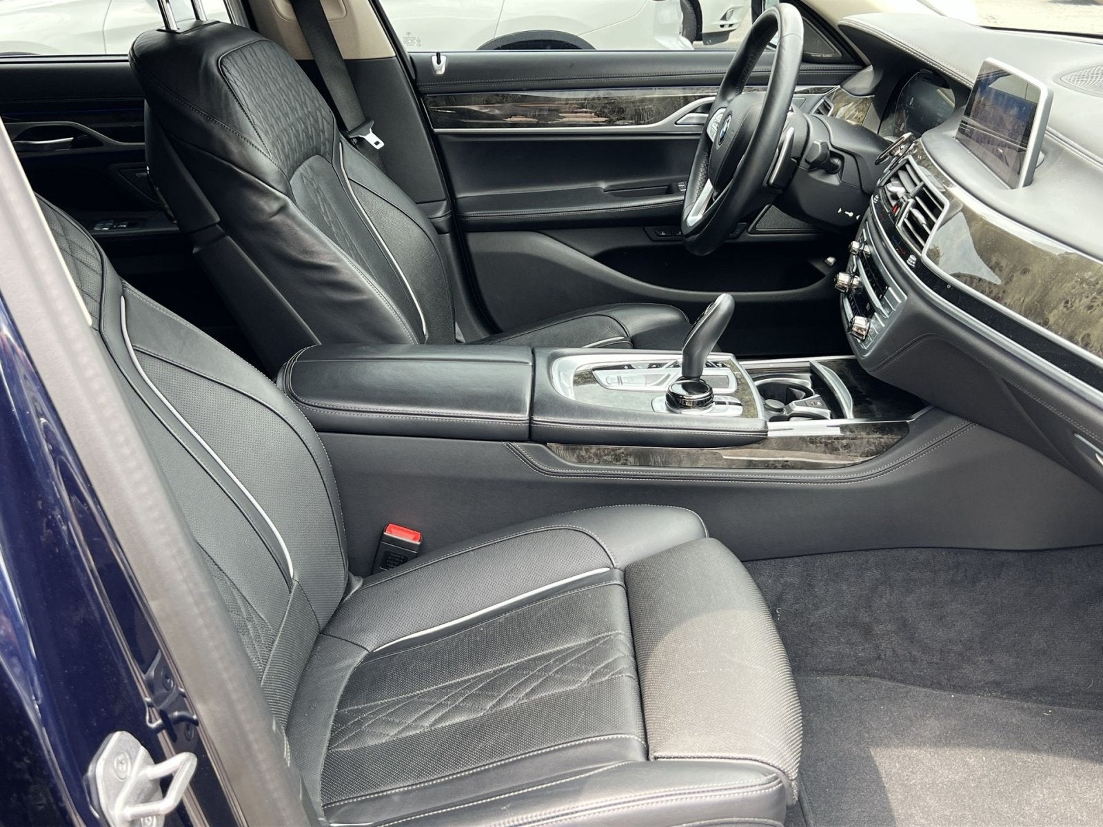 2022 BMW 7 Series 750i xDrive