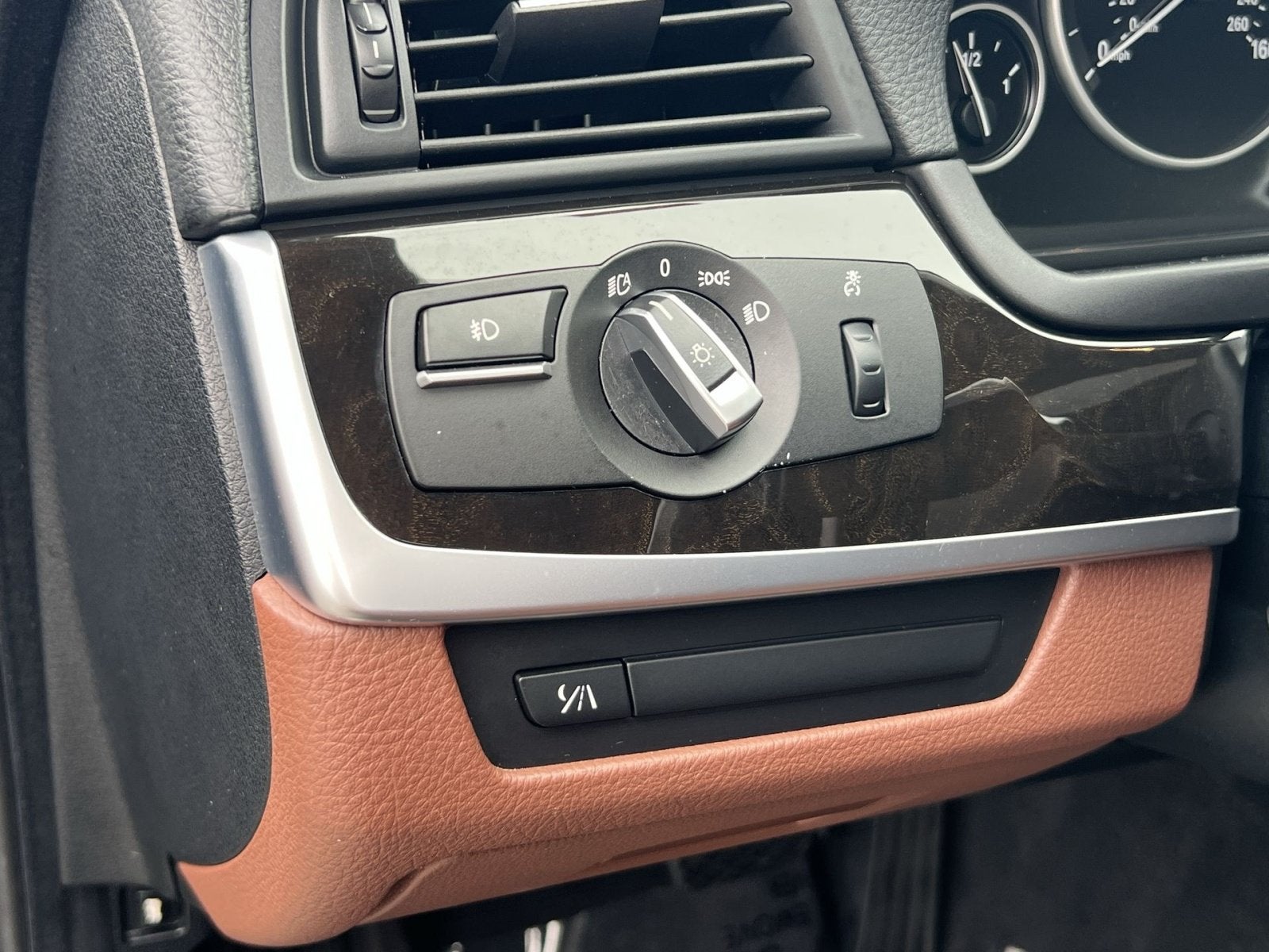 2011 BMW 5 Series 550i