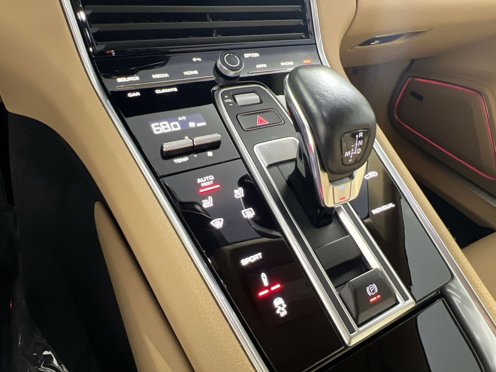 2022 Porsche Panamera 4