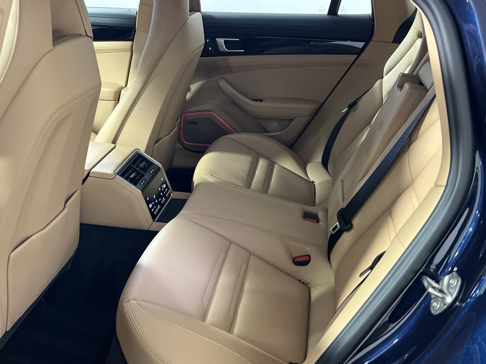 2022 Porsche Panamera 4