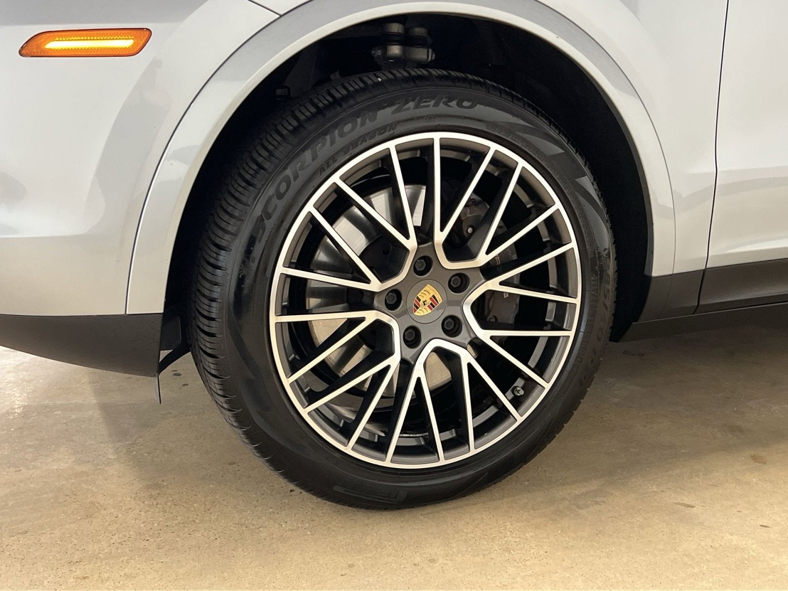 2023 Porsche Cayenne Platinum Edition