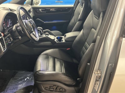 2023 Porsche Cayenne Platinum Edition
