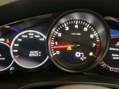 2023 Porsche Cayenne Platinum Edition