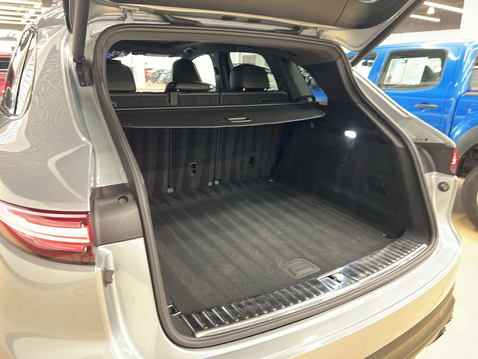 2023 Porsche Cayenne Platinum Edition