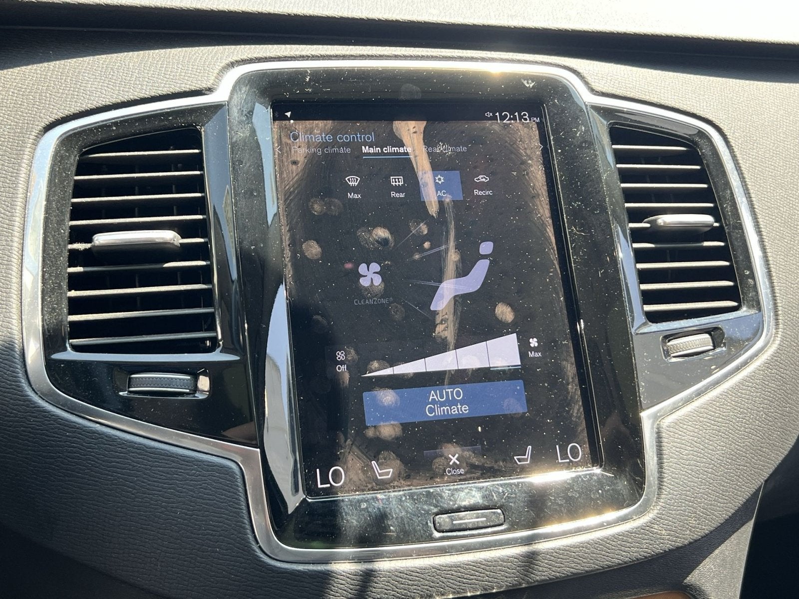 2022 Volvo XC90 T6 Momentum