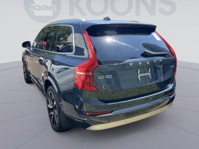 2022 Volvo XC90 T6 Momentum