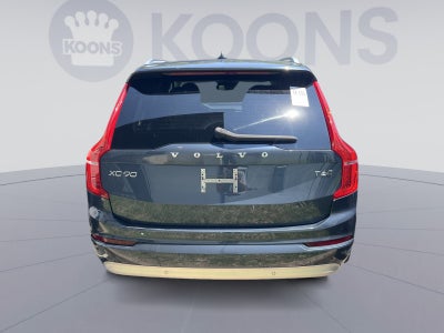 2022 Volvo XC90 T6 Momentum