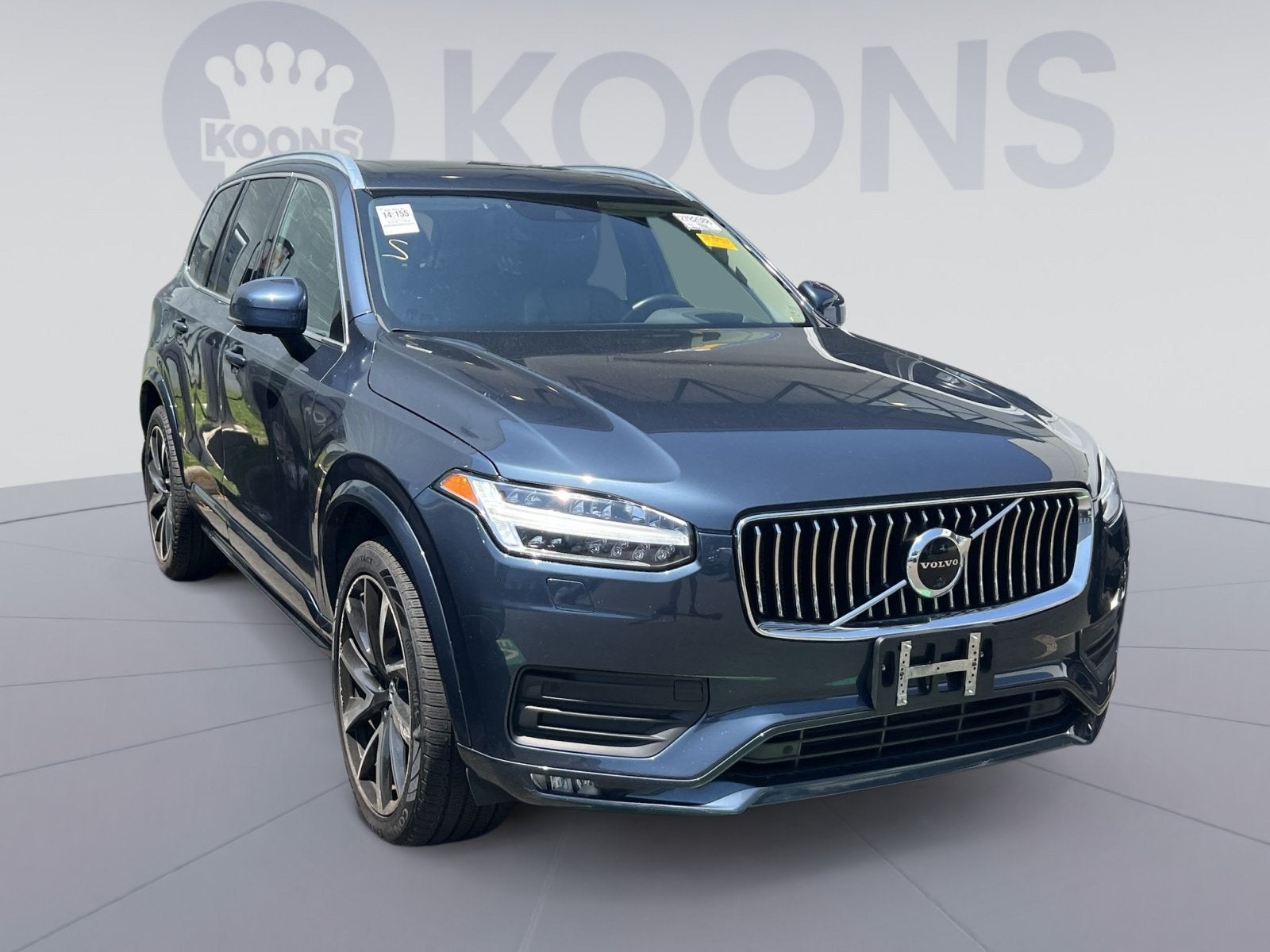 2022 Volvo XC90 T6 Momentum
