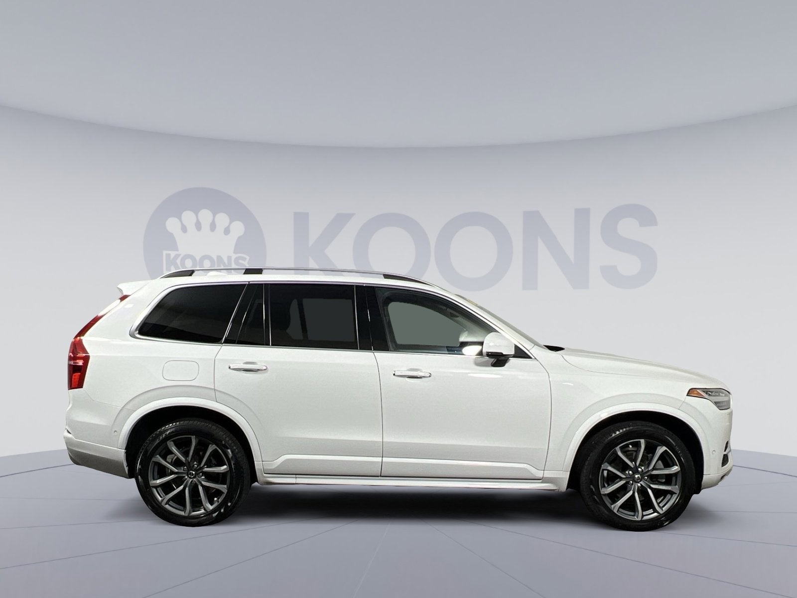 2019 Volvo XC90 T6 Momentum