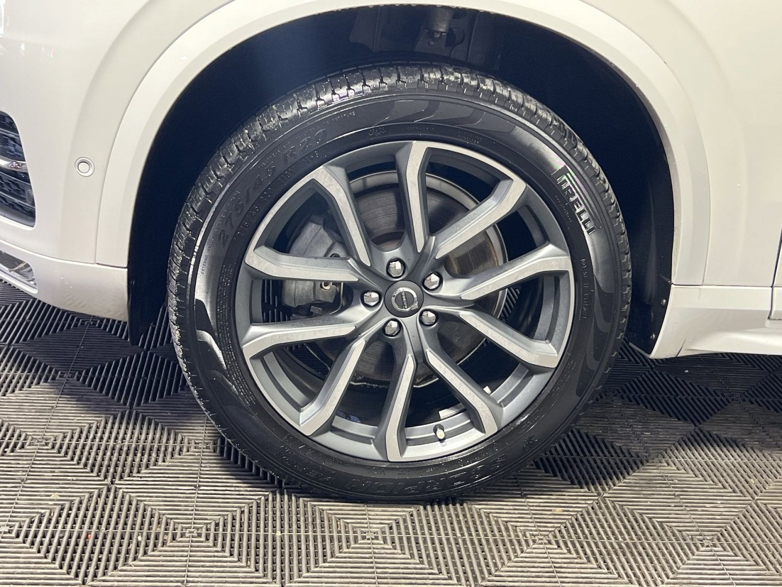 2019 Volvo XC90 T6 Momentum