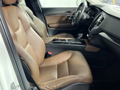 2019 Volvo XC90 T6 Momentum