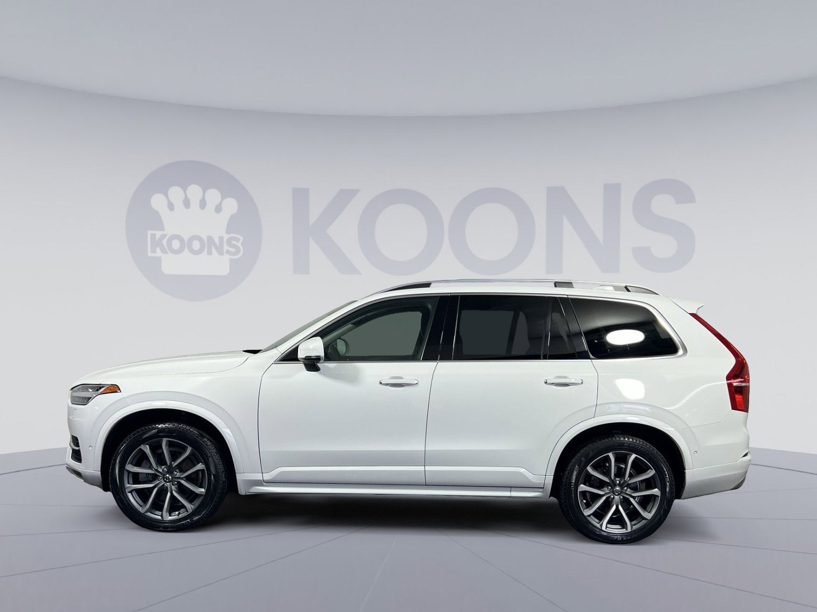 2019 Volvo XC90 T6 Momentum