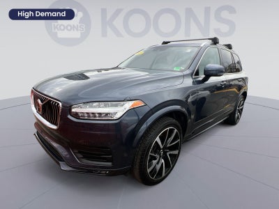 2022 Volvo XC90 T6 Momentum