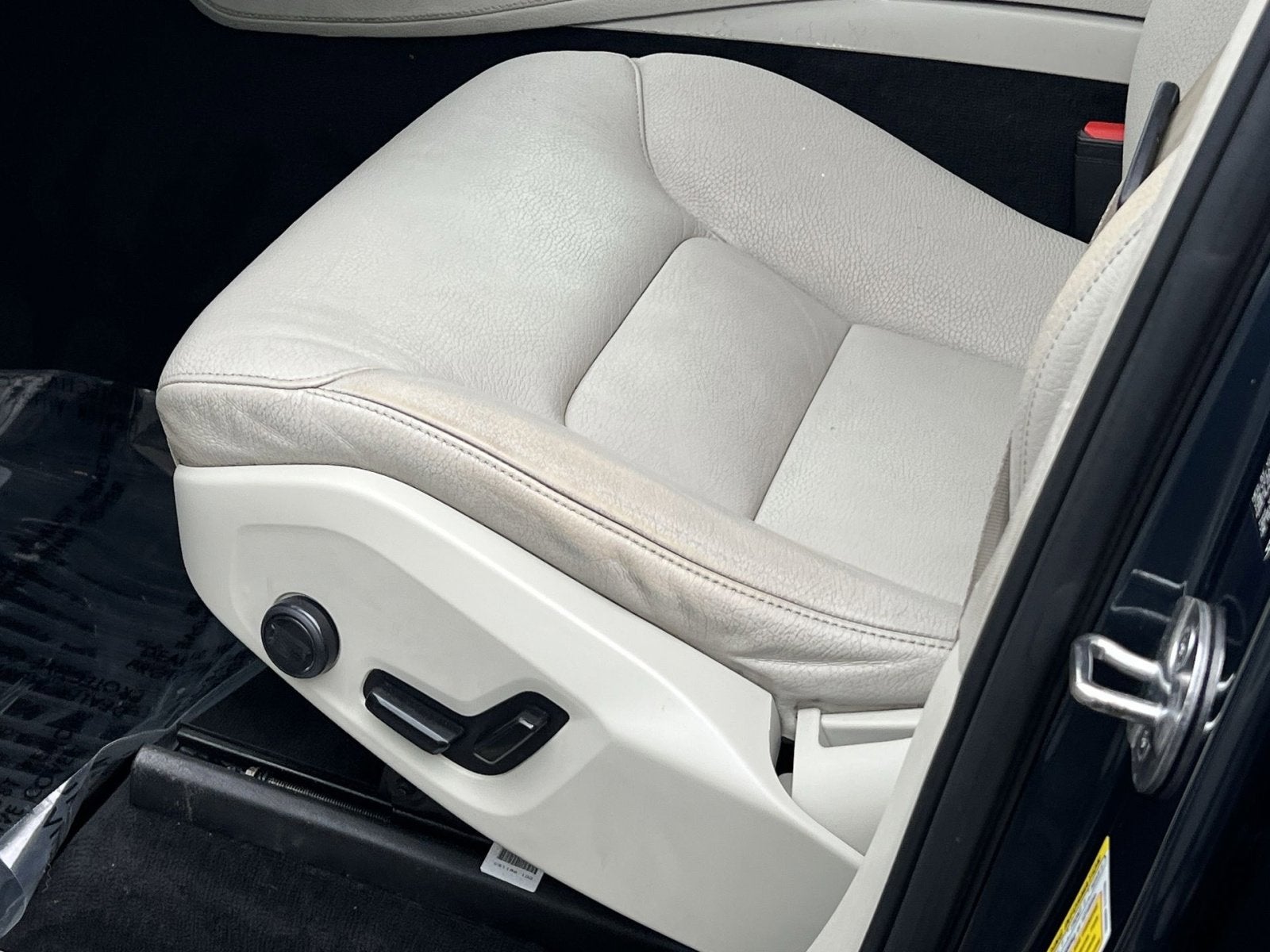 2022 Volvo XC90 T6 Momentum