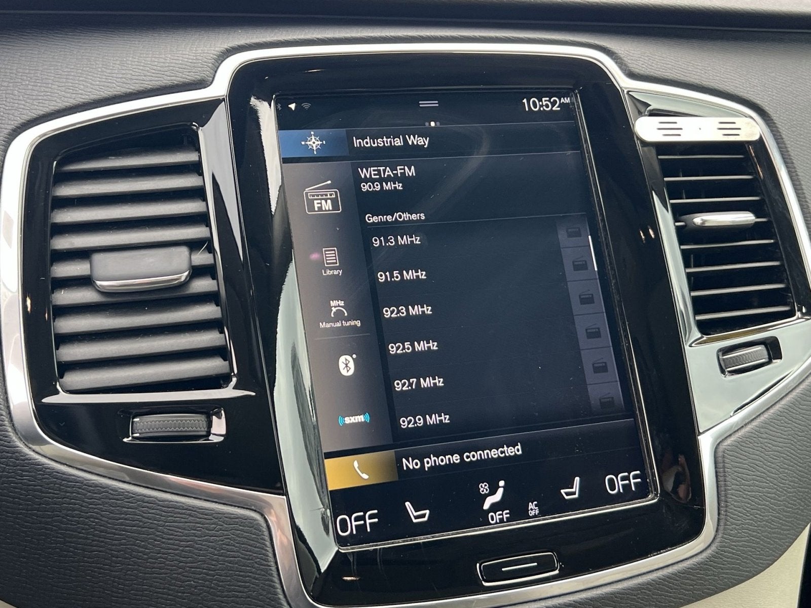 2022 Volvo XC90 T6 Momentum