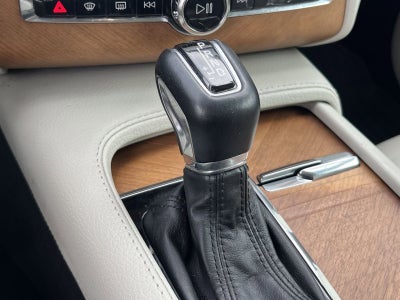 2022 Volvo XC90 T6 Momentum