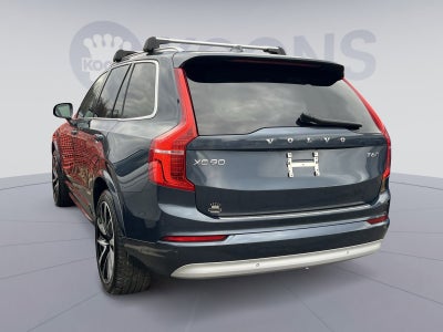 2022 Volvo XC90 T6 Momentum