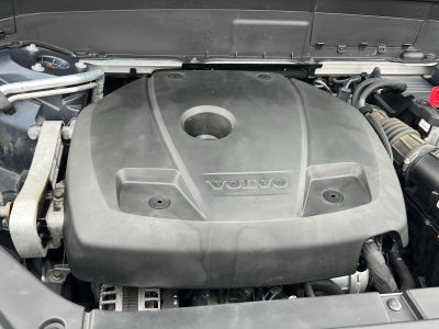 2022 Volvo XC90 T6 Momentum